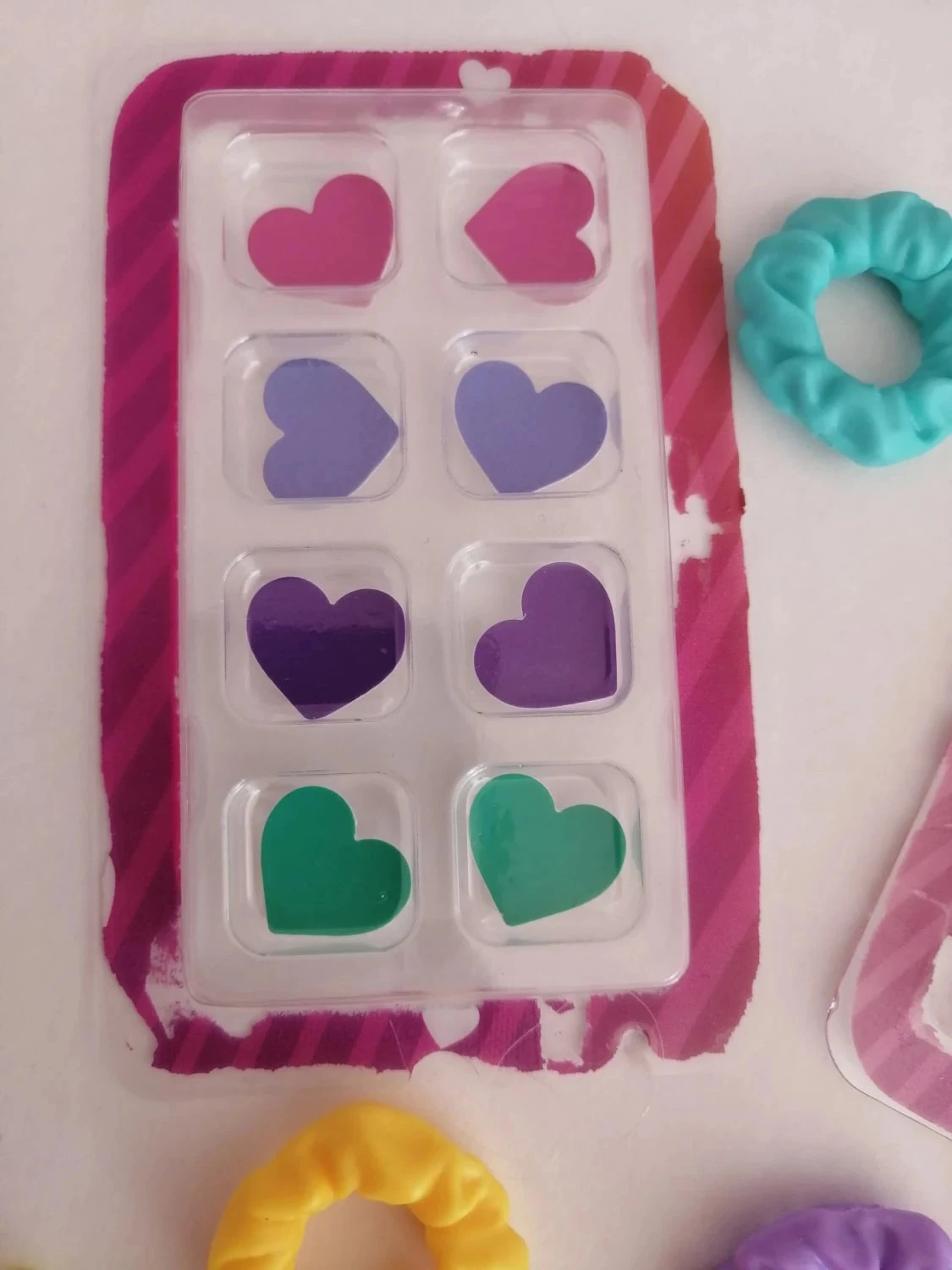 Barbie: accesorios para el cabello 'Totally Hair' 2022 (flores y corazones) – photo 2